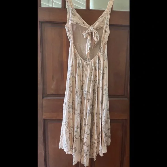 Dress Forum Los Angeles Dresses | Nwt Dress Forum, Bought at Urban Outfitters, Sz M. Pale Pink Floral Maxi Dress | Color: Pink/White | Size: M |
